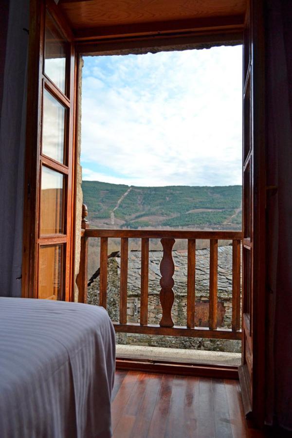 Hotel Rural La Casa De Irene Lubián Eksteriør billede
