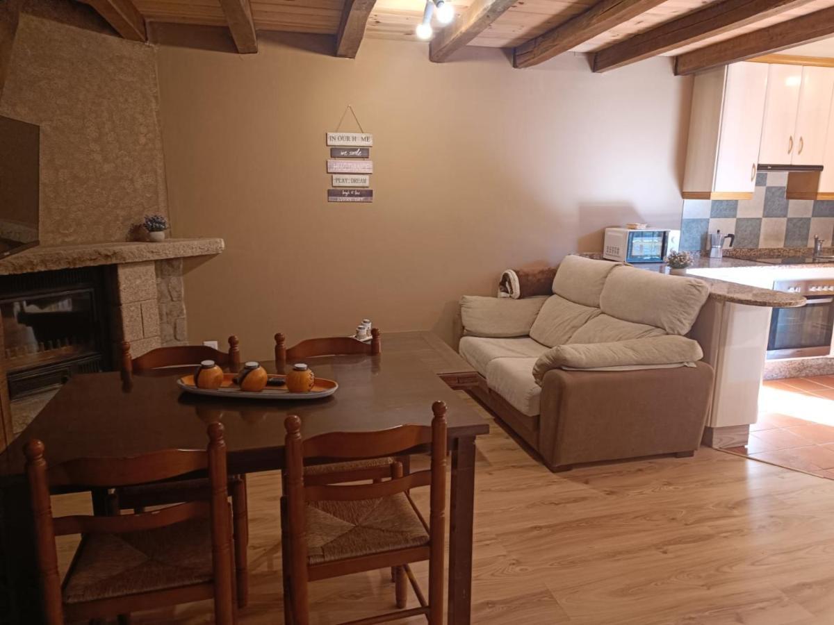 Hotel Rural La Casa De Irene Lubián Eksteriør billede