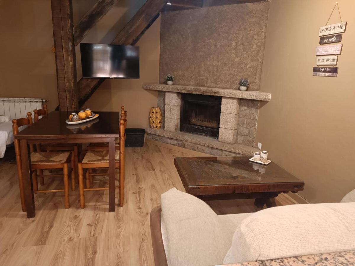 Hotel Rural La Casa De Irene Lubián Eksteriør billede