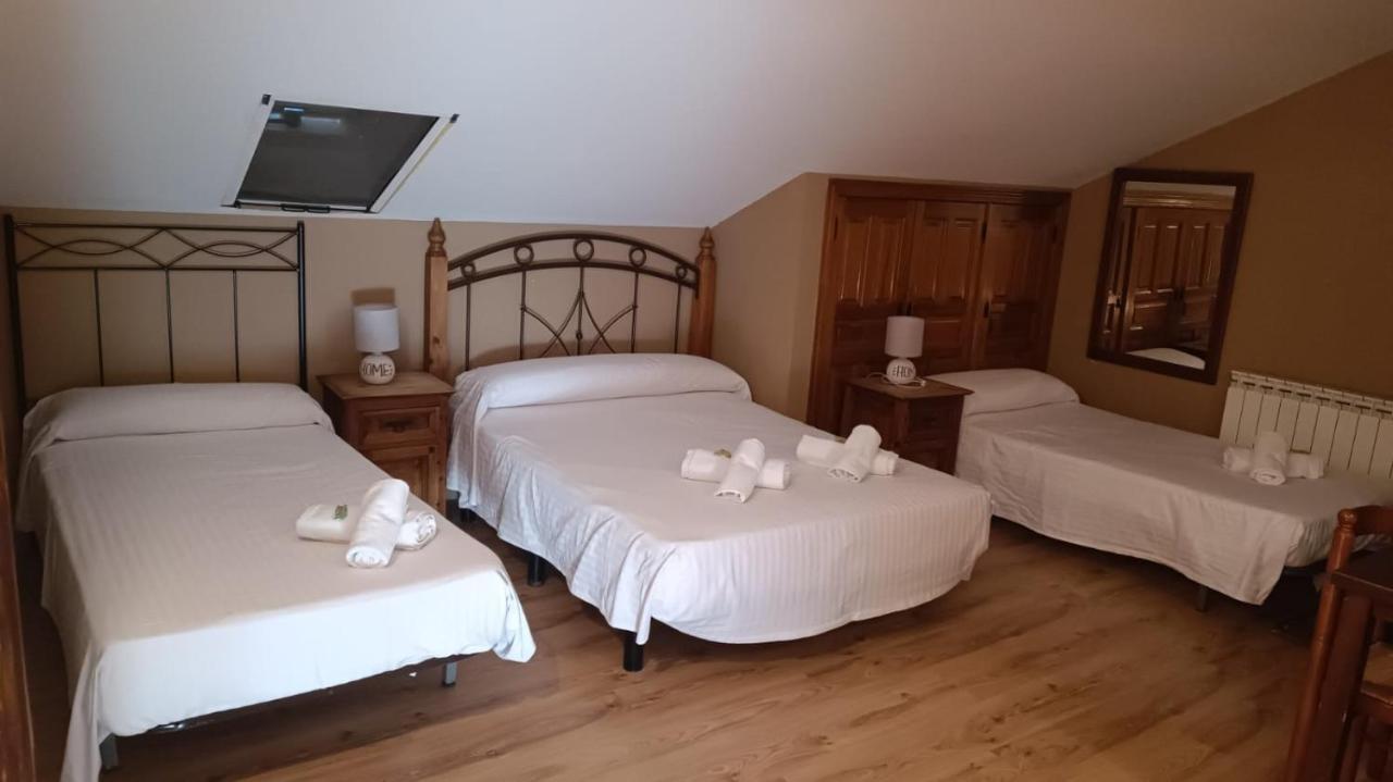 Hotel Rural La Casa De Irene Lubián Eksteriør billede