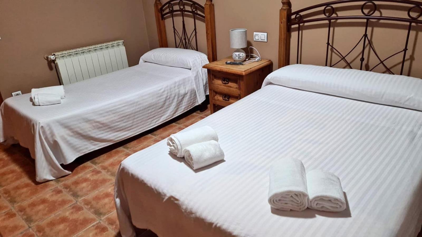 Hotel Rural La Casa De Irene Lubián Eksteriør billede